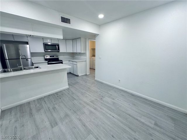 4225 Stewart Avenue 4, Las Vegas, NV 89110