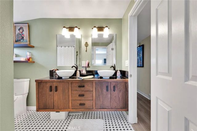 246 E Mission, Corona, CA 92879