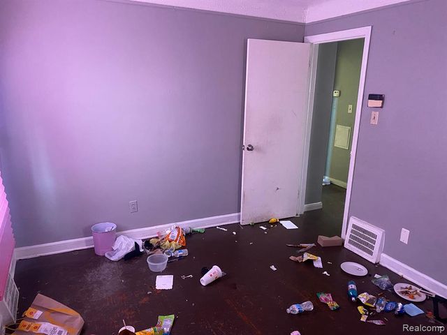 16062 Carlisle Street, Detroit, MI 48205