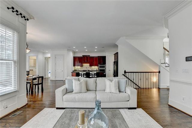 7520 Ledgewood Way, Suwanee, GA 30024