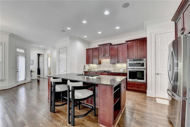 7520 Ledgewood Way, Suwanee, GA 30024