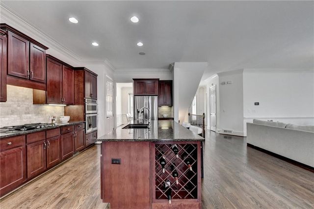 7520 Ledgewood Way, Suwanee, GA 30024