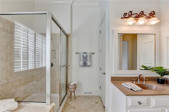 7520 Ledgewood Way, Suwanee, GA 30024