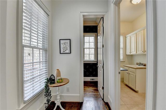 7520 Ledgewood Way, Suwanee, GA 30024