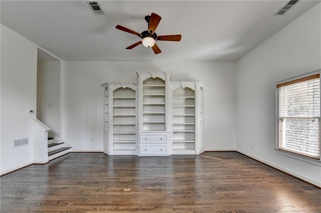 7520 Ledgewood Way, Suwanee, GA 30024