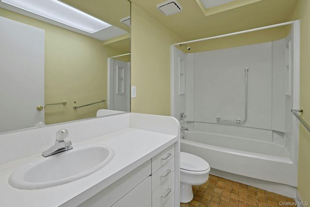 19 Wall Avenue, Valhalla, NY 10595