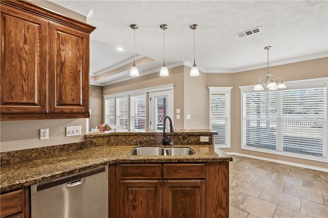 22 Golfview Drive, Hilltop Lakes, TX 77871