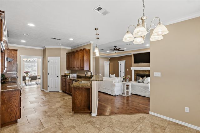 22 Golfview Drive, Hilltop Lakes, TX 77871