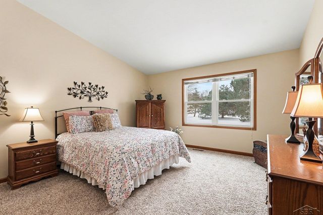 5779 Knoll Court, Saginaw Twp, MI 48603