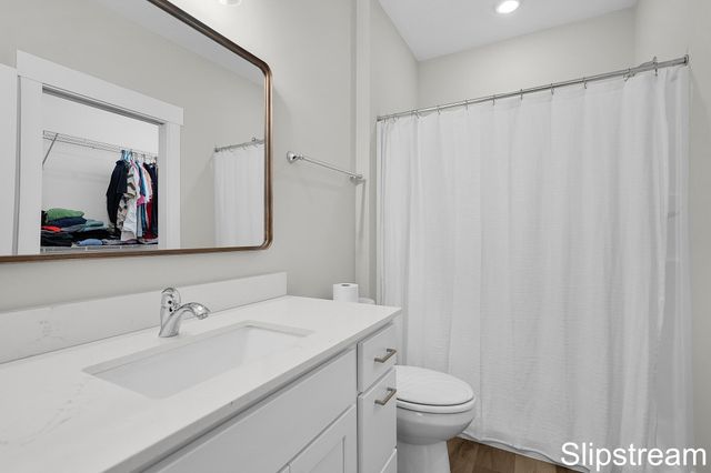 2354 Watertown Way NE, Grand Rapids, MI 49505