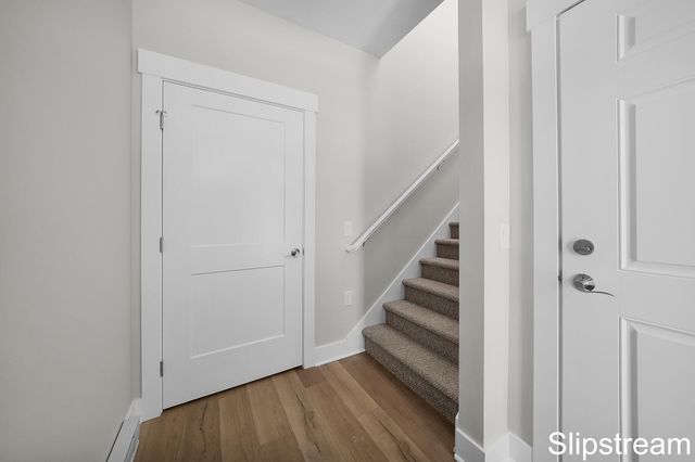 2354 Watertown Way NE, Grand Rapids, MI 49505