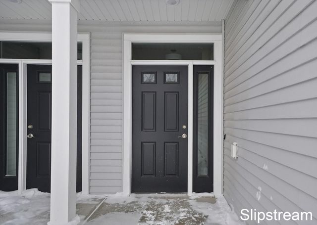 2354 Watertown Way NE, Grand Rapids, MI 49505