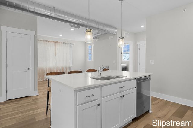 2354 Watertown Way NE, Grand Rapids, MI 49505