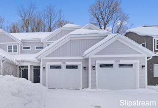 2354 Watertown Way NE, Grand Rapids, MI 49505