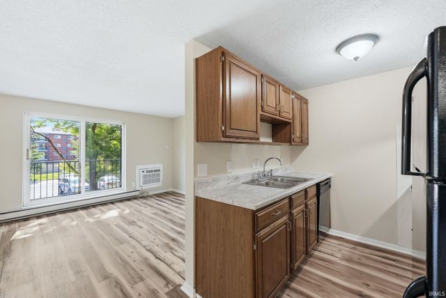2927 Westbrook Dr Apt B203, Fort Wayne, IN 46805