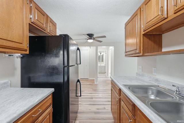 2927 Westbrook Dr Apt B203, Fort Wayne, IN 46805