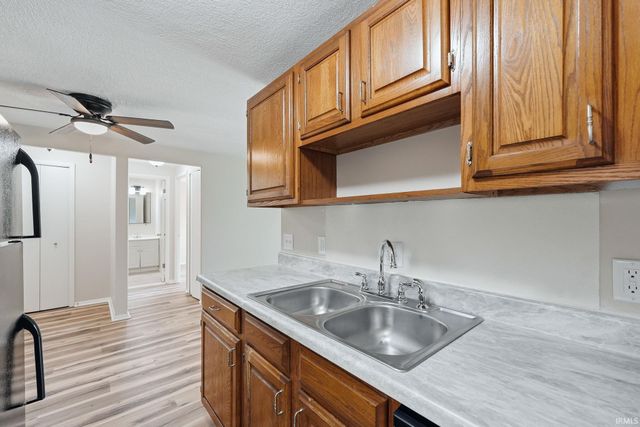 2927 Westbrook Dr Apt B203, Fort Wayne, IN 46805