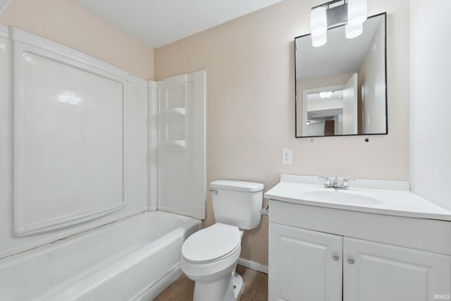 2927 Westbrook Dr Apt B203, Fort Wayne, IN 46805