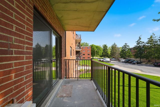 2927 Westbrook Dr Apt B203, Fort Wayne, IN 46805