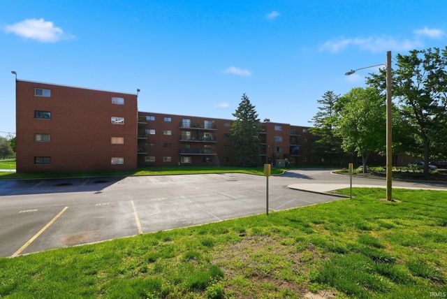 2927 Westbrook Dr Apt B203, Fort Wayne, IN 46805