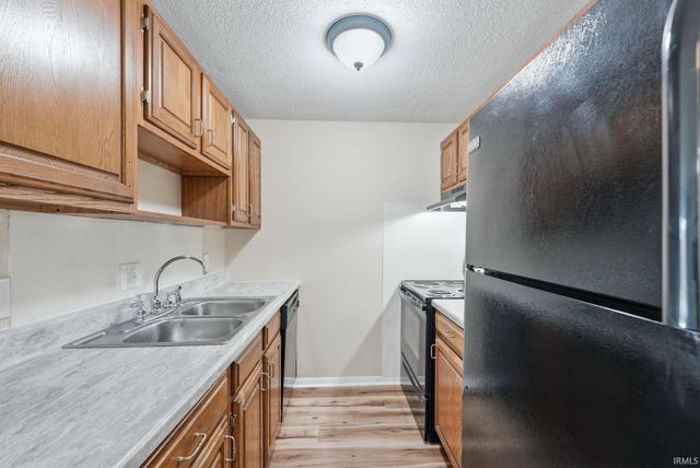 2927 Westbrook Dr Apt B203, Fort Wayne, IN 46805