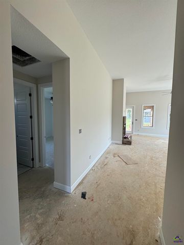 104 Hunt's Landing Drive, Kathleen, GA 31047