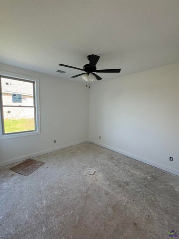 104 Hunt's Landing Drive, Kathleen, GA 31047