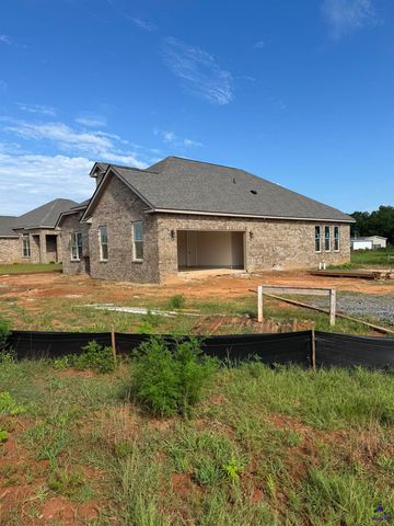 104 Hunt's Landing Drive, Kathleen, GA 31047