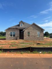 104 Hunt's Landing Drive, Kathleen, GA 31047