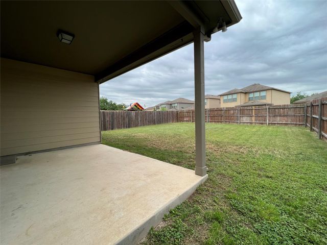 1325 Meadowsouth LN, Austin, TX 78748