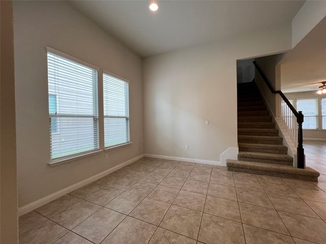 1325 Meadowsouth LN, Austin, TX 78748