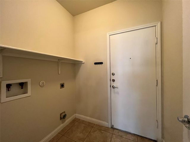 1325 Meadowsouth LN, Austin, TX 78748