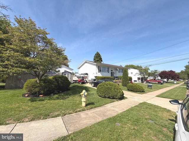 26 ALWYN RD, Newark, DE 19713