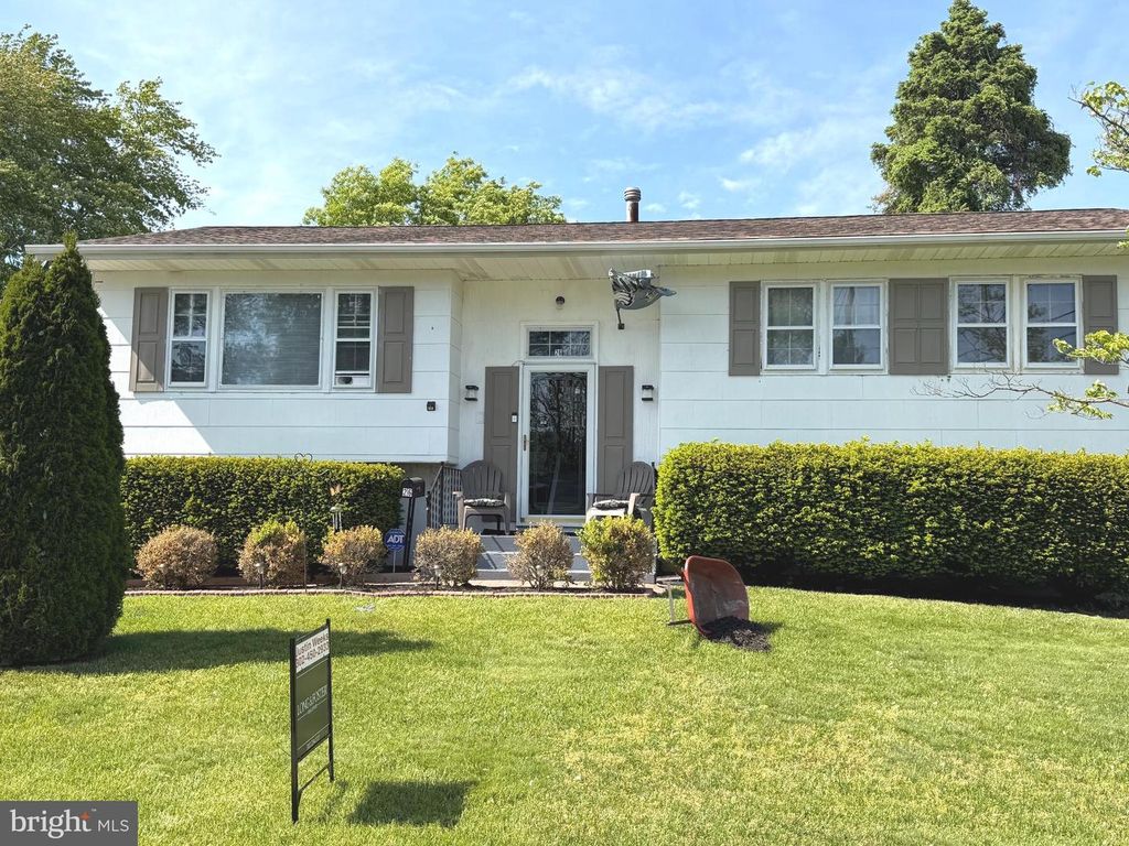 26 ALWYN RD, Newark, DE 19713