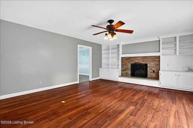 412 Lake Forest Pkwy, Louisville, KY 40245