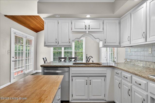 412 Lake Forest Pkwy, Louisville, KY 40245