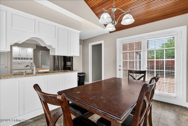 412 Lake Forest Pkwy, Louisville, KY 40245