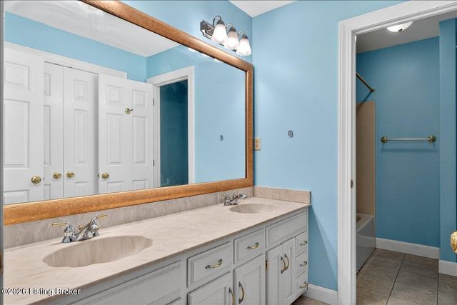 412 Lake Forest Pkwy, Louisville, KY 40245