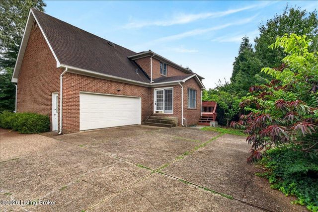 412 Lake Forest Pkwy, Louisville, KY 40245