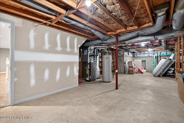 412 Lake Forest Pkwy, Louisville, KY 40245
