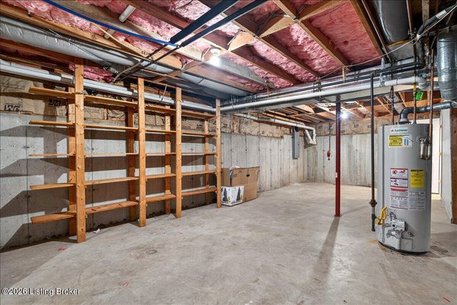 412 Lake Forest Pkwy, Louisville, KY 40245
