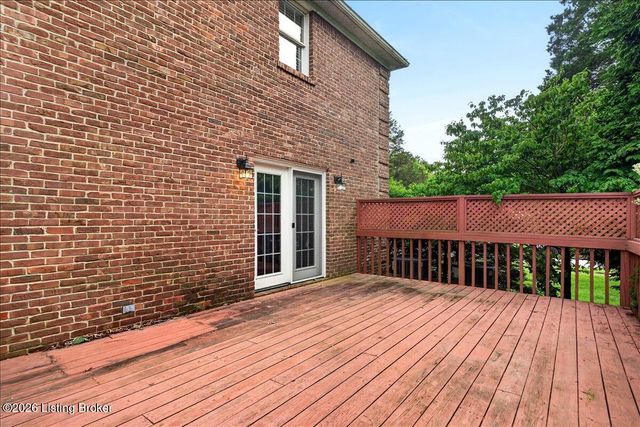 412 Lake Forest Pkwy, Louisville, KY 40245
