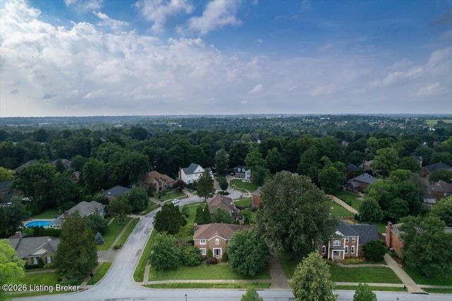 412 Lake Forest Pkwy, Louisville, KY 40245