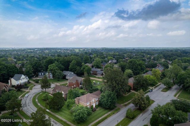 412 Lake Forest Pkwy, Louisville, KY 40245