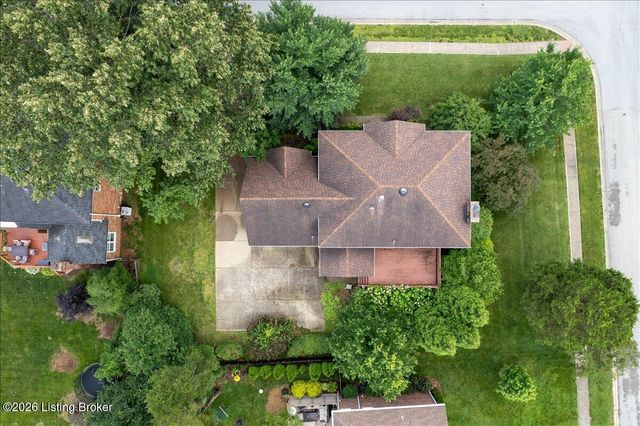 412 Lake Forest Pkwy, Louisville, KY 40245