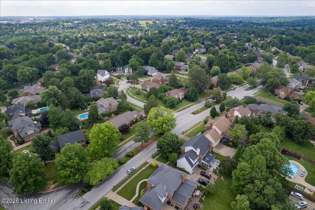 412 Lake Forest Pkwy, Louisville, KY 40245