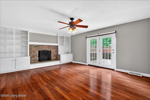 412 Lake Forest Pkwy, Louisville, KY 40245
