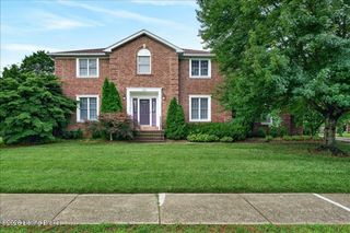412 Lake Forest Pkwy, Louisville, KY 40245
