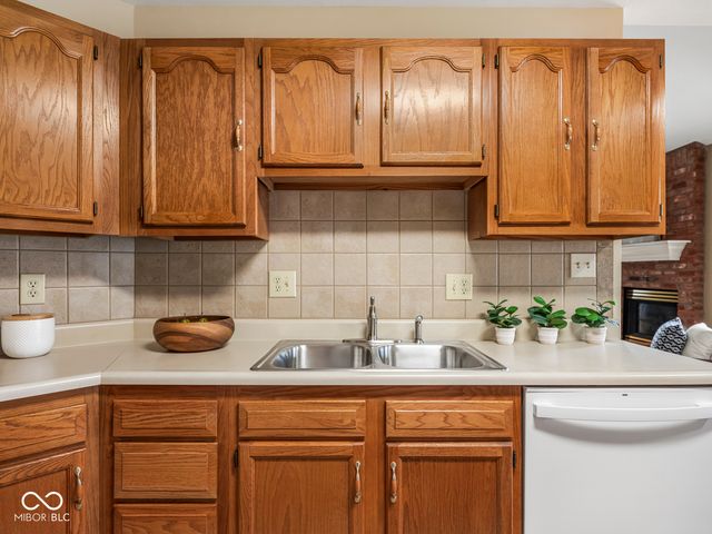 11842 Halle Drive, Indianapolis, IN 46229