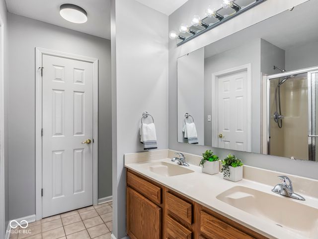 11842 Halle Drive, Indianapolis, IN 46229